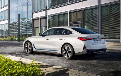 科技與動(dòng)感并存 寶馬i4全球首發(fā)引領(lǐng)新能源潮流，起亞K9及Sportage預(yù)告再掀汽車(chē)科技浪潮